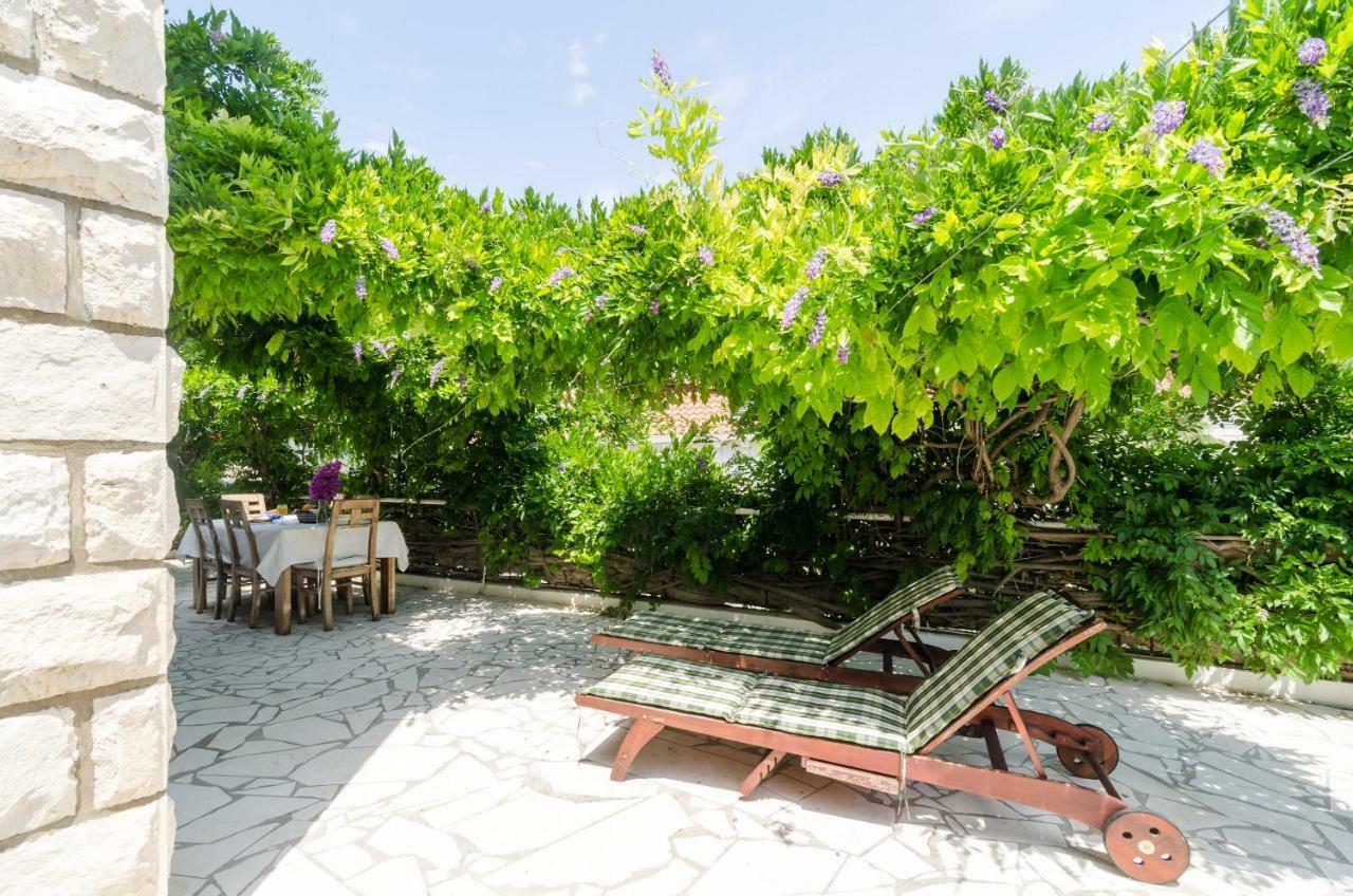 Wisteria Apartment ดูบรอฟนิก ภายนอก รูปภาพ