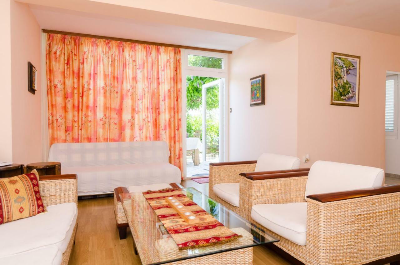 Wisteria Apartment ดูบรอฟนิก ภายนอก รูปภาพ