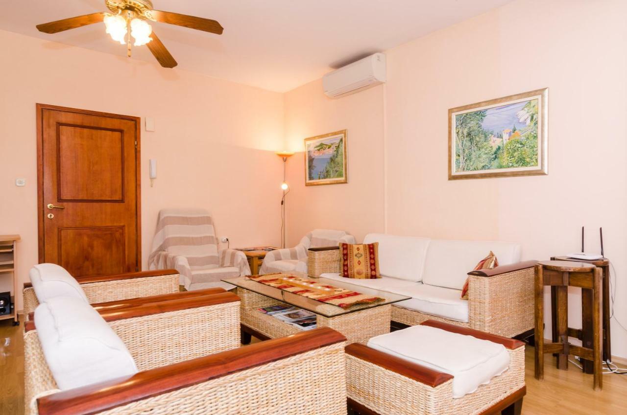 Wisteria Apartment ดูบรอฟนิก ภายนอก รูปภาพ