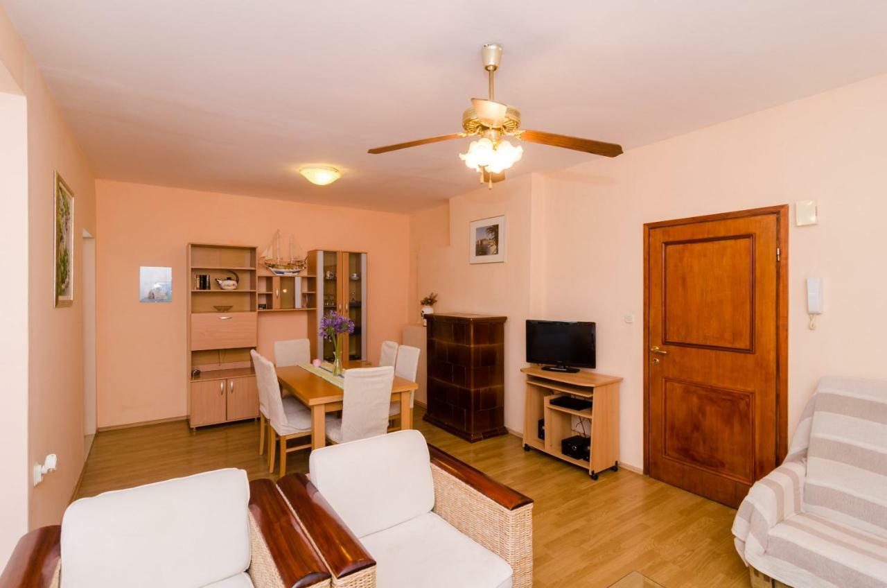Wisteria Apartment ดูบรอฟนิก ภายนอก รูปภาพ