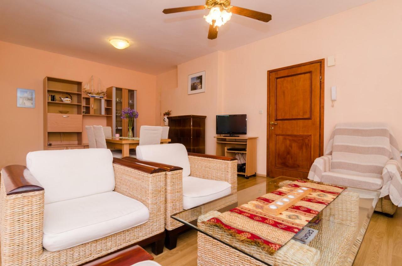 Wisteria Apartment ดูบรอฟนิก ภายนอก รูปภาพ