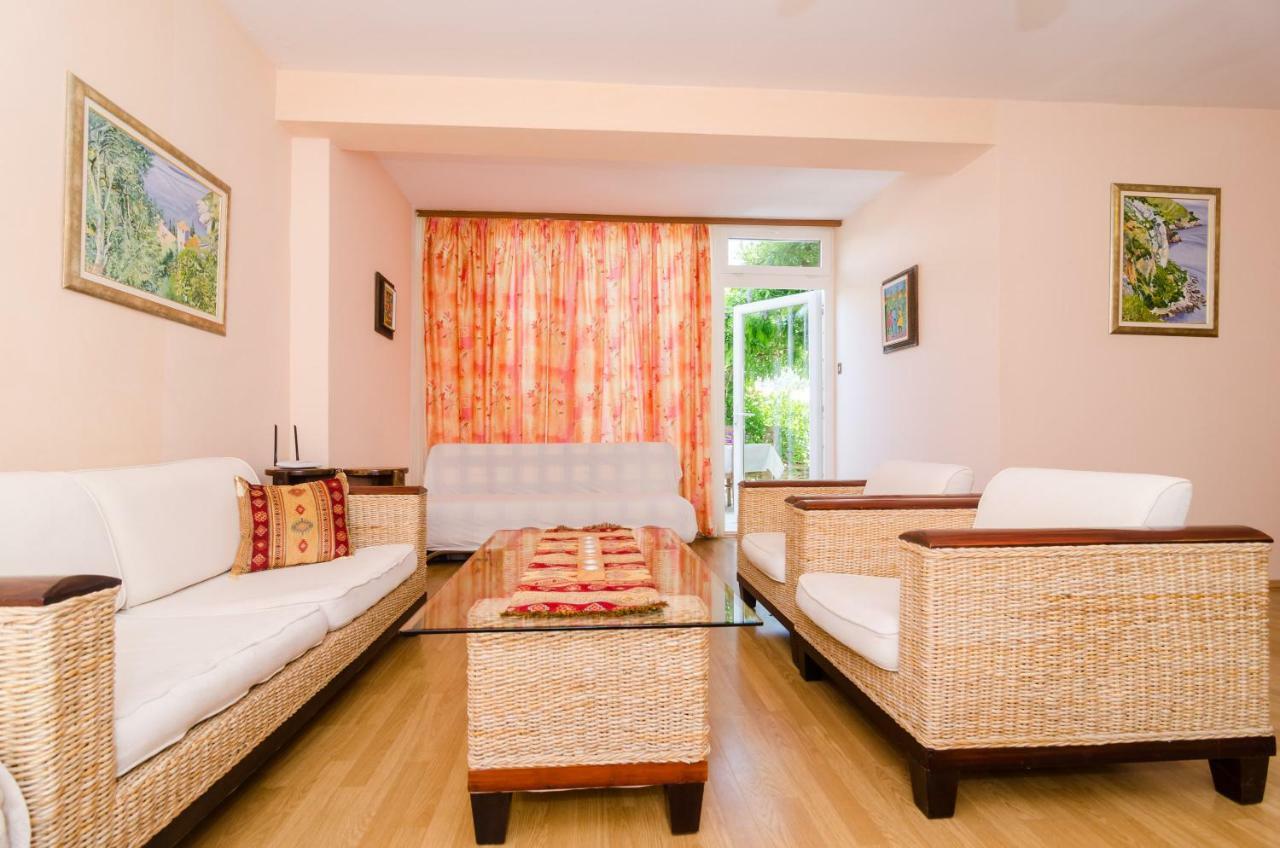 Wisteria Apartment ดูบรอฟนิก ภายนอก รูปภาพ